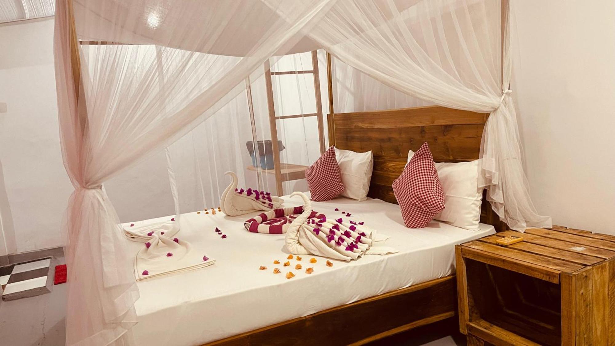 Swiss Kiss Beach Resort Уппувели Экстерьер фото