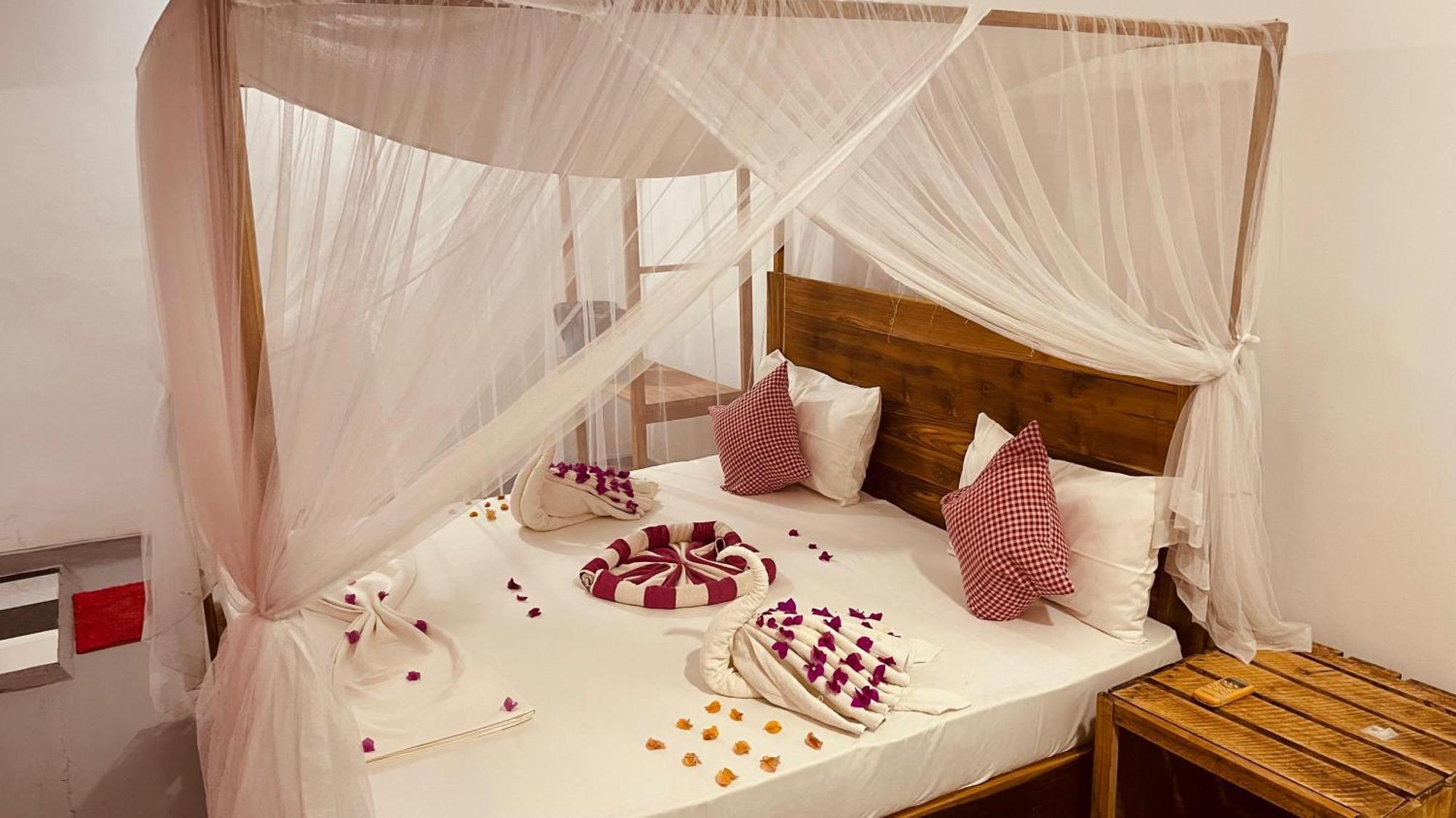 Swiss Kiss Beach Resort Уппувели Экстерьер фото