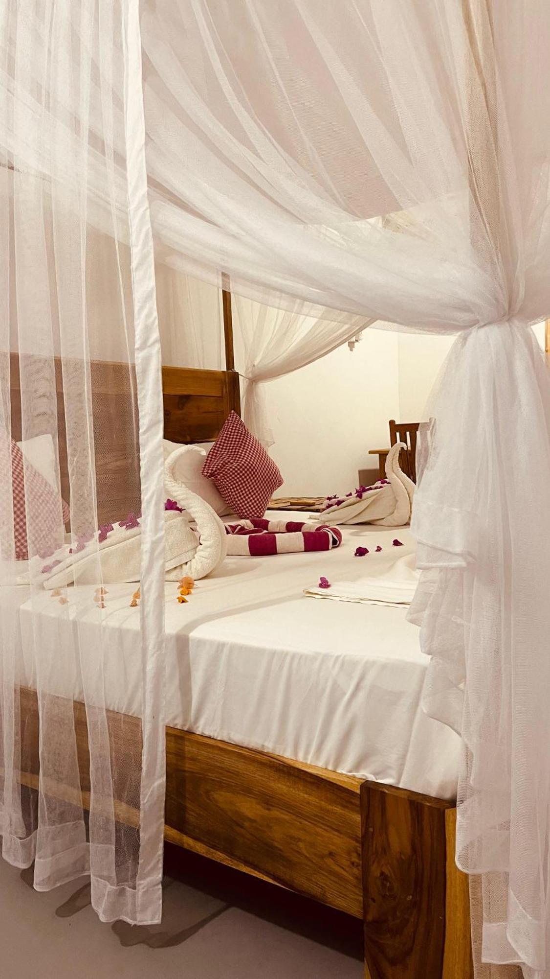 Swiss Kiss Beach Resort Уппувели Экстерьер фото