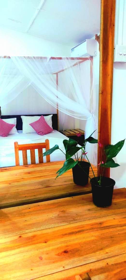 Swiss Kiss Beach Resort Уппувели Экстерьер фото