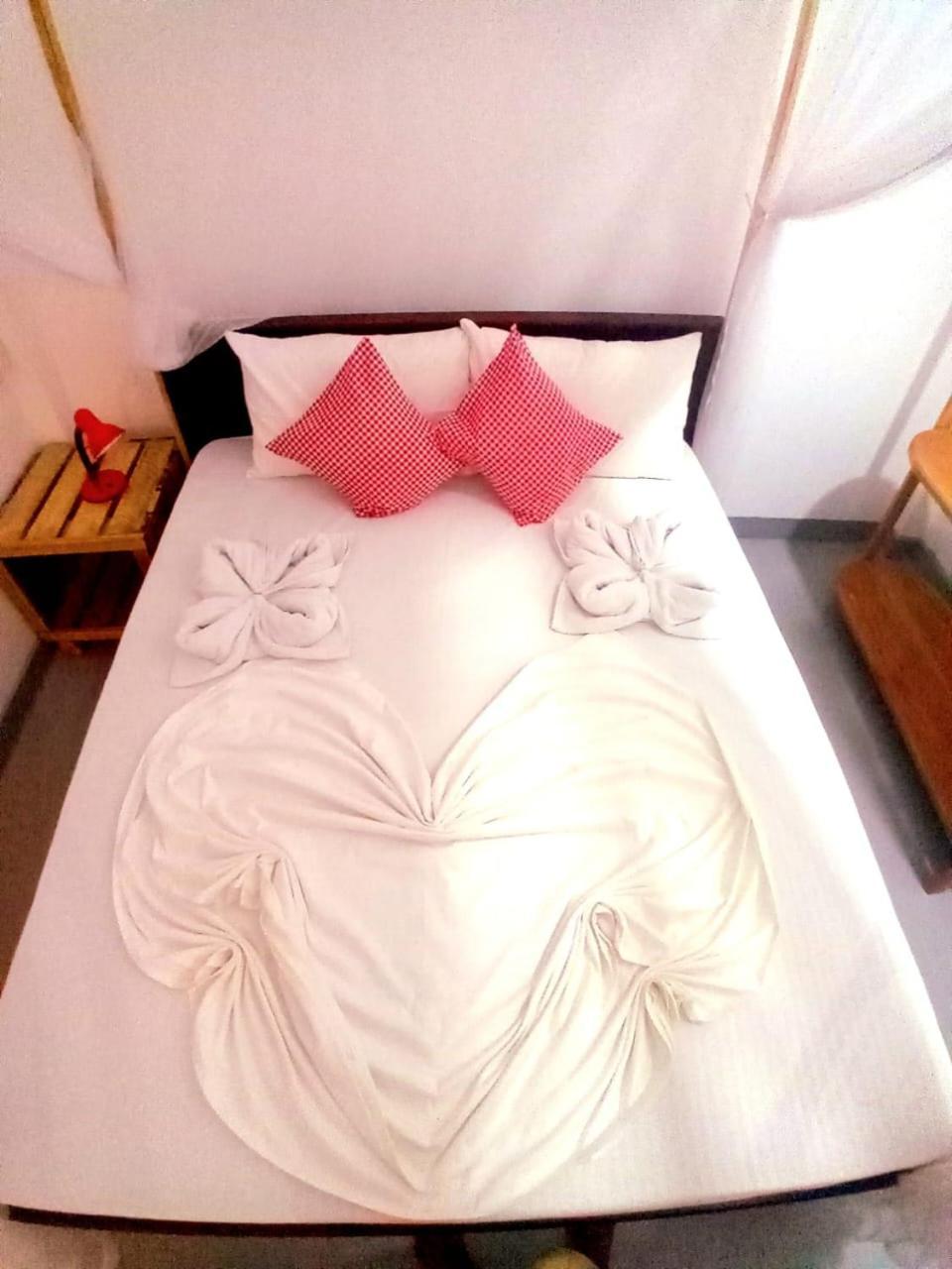 Swiss Kiss Beach Resort Уппувели Экстерьер фото