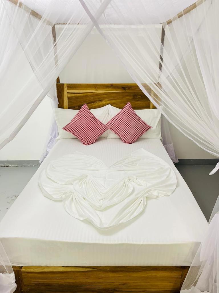 Swiss Kiss Beach Resort Уппувели Экстерьер фото