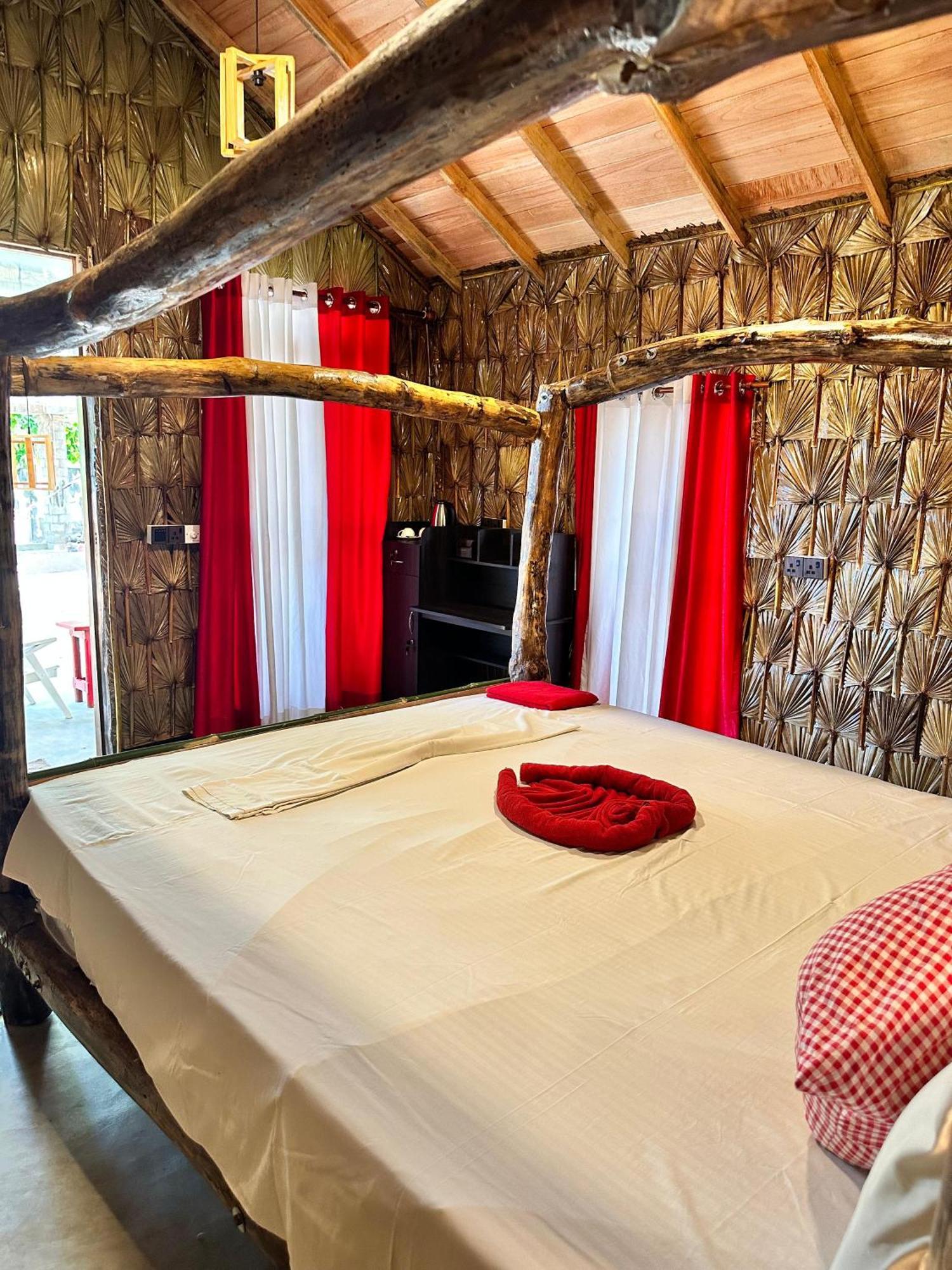 Swiss Kiss Beach Resort Уппувели Экстерьер фото
